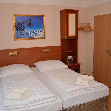 Private Room Pyrkerstrasse Bad Hofgastein Szoba fotó